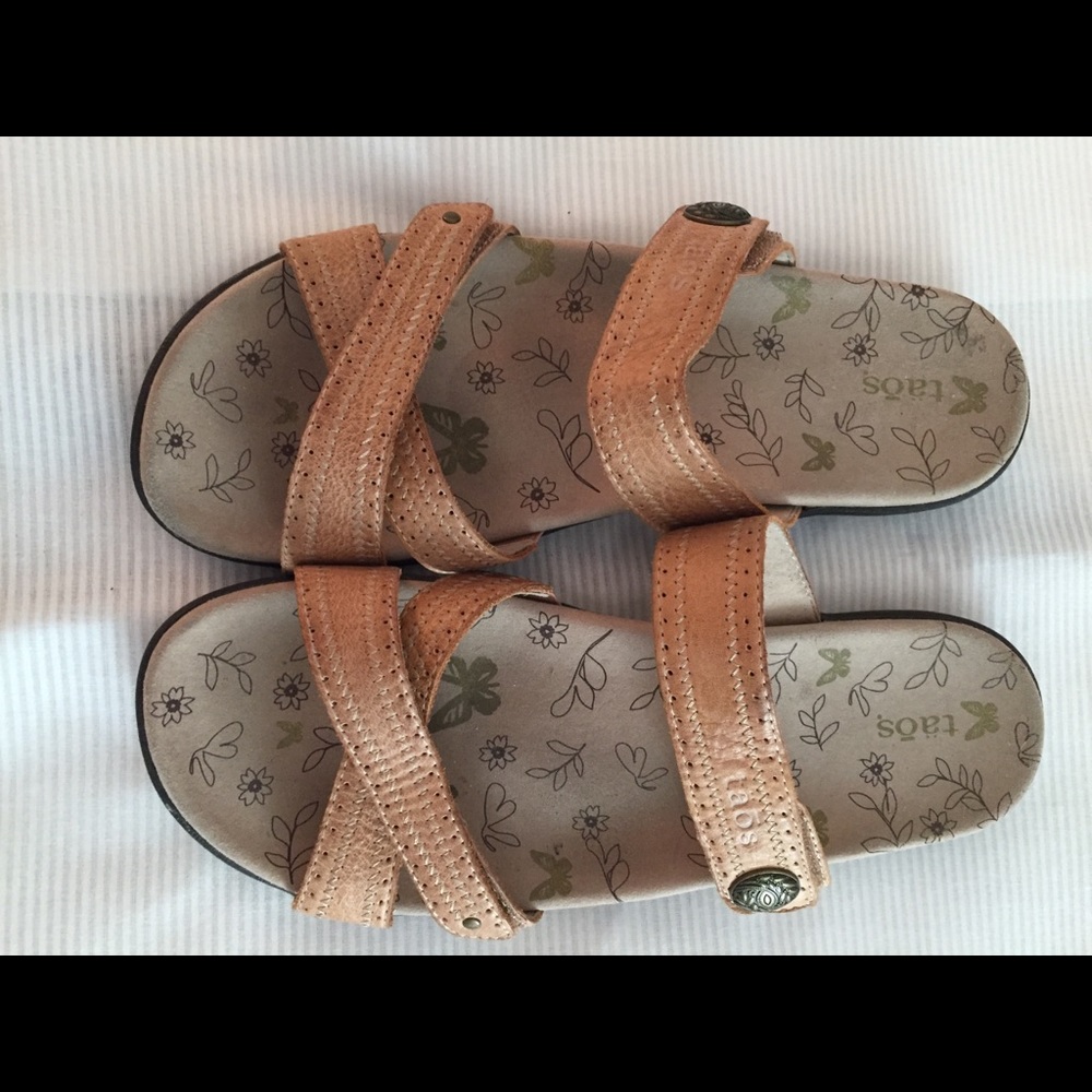 Like new Taos sandal, size 9
